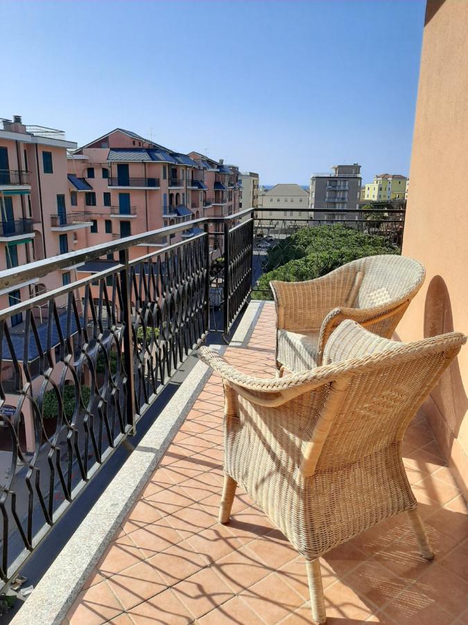 Nel Blu Apartment Marina dʼMarina dʼAndora Екстериор снимка
